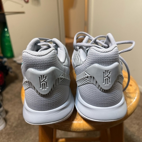 Vintage Nike Kyrie flytrap 2 “cool grey” 00s size 11.5 - Picture 5 of 10